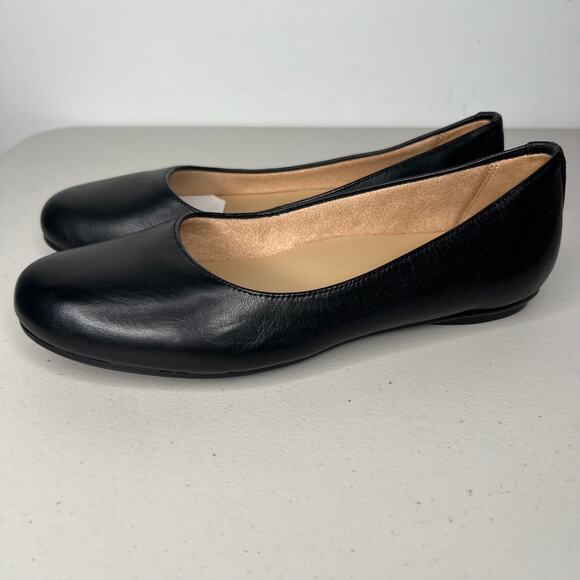 Naturalizer Black Flats - Picture 6 of 8